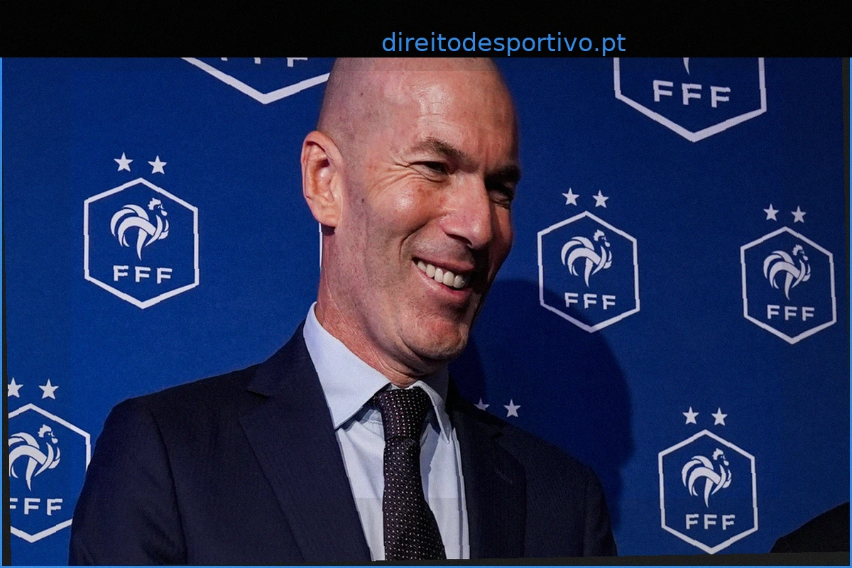 PSG Oficializa a Contratação de Mika Godts Após Ferran Torres