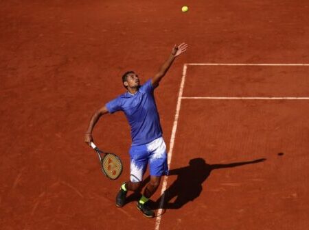 Nick Kyrgios regressa a Roland Garros após ausência de oito anos para competir em pares