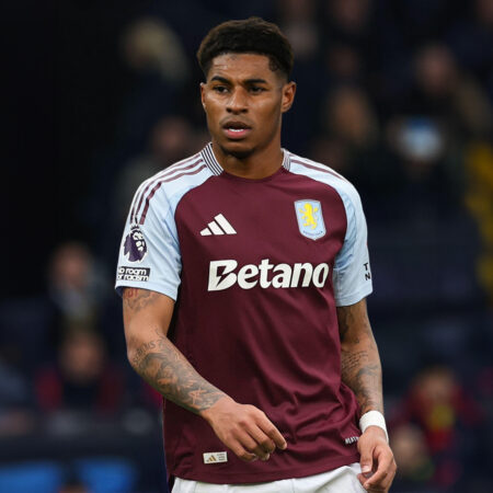 Aston Villa Tenta Desviar Transferência de £20M do Bournemouth por Adrien Truffert