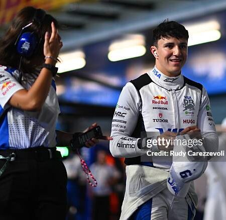 Isack Hadjar “Não se Sentiria Pronto” para Promoção Rápida na Red Bull, Mas “Sempre Disponível”