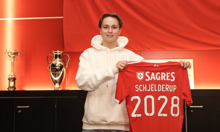 Preview Fabrizio Romano detalha contacto do Como por Schjelderup do Benfica