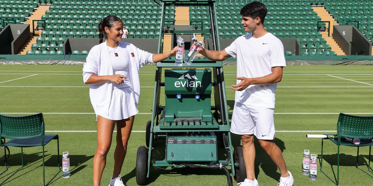 Preview Emma Raducanu e Carlos Alcaraz mais próximos em fotos para marca de água