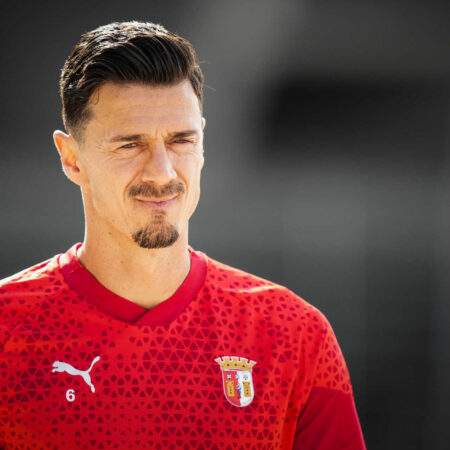 José Fonte renova com o Casa Pia