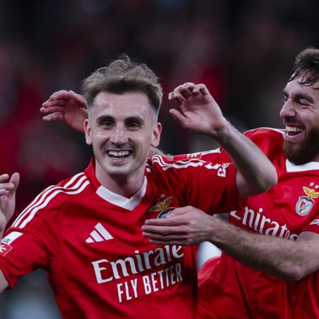 Galatasaray interessado em Kökçü, lateral ex-alvo do Benfica pode entrar no negócio