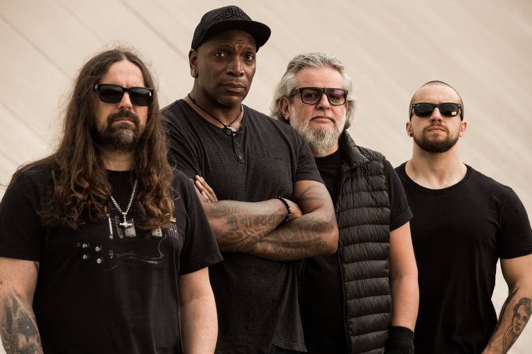 Preview Polícia intervém no funeral de Diogo Jota após multidão fotografar sepultura