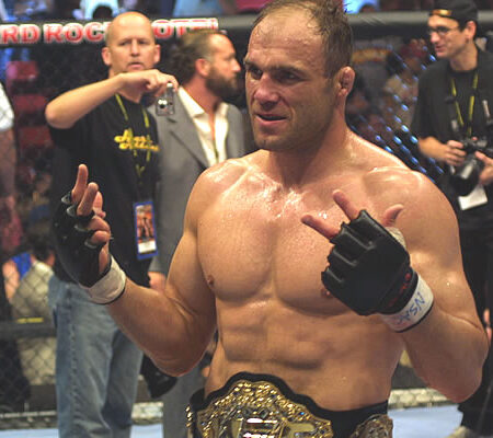 Acidente Grave: Randy Couture Hospitalizado Após Queda em Corrida