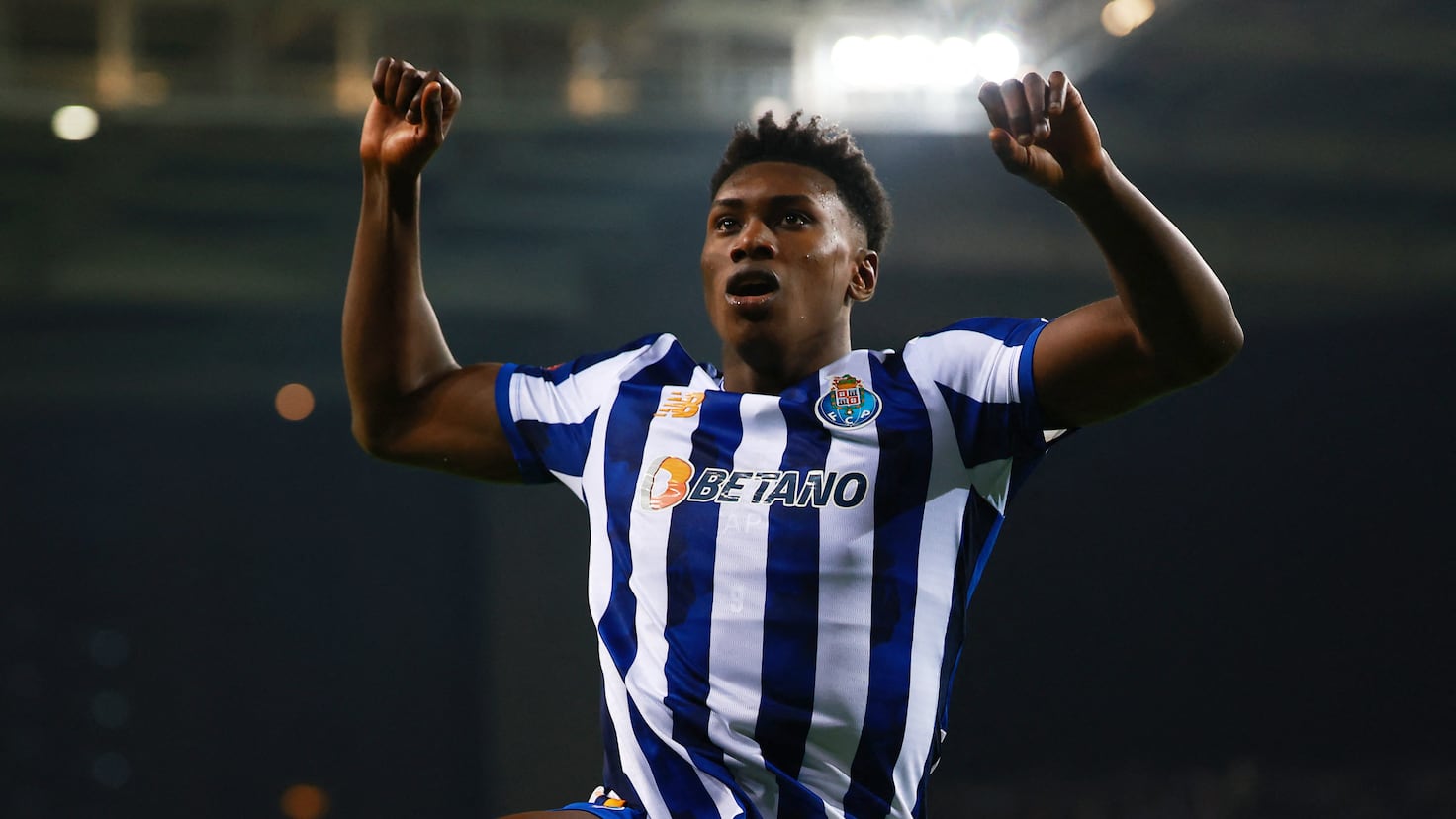 Preview FC Porto: Desejo de Farioli por Kenneth Taylor implica investimento avultado