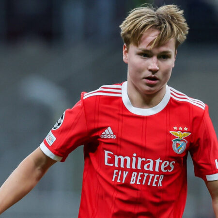 Andreas Schjelderup Integra Treinos do Benfica