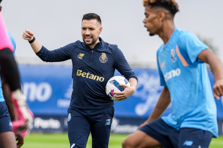 Preview Farioli fará alterações? O provável onze do FC Porto para a visita ao Arouca