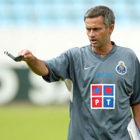 José Mourinho: Virose Controlada no Benfica, Elogios ao FC Porto e a Importância do Clássico