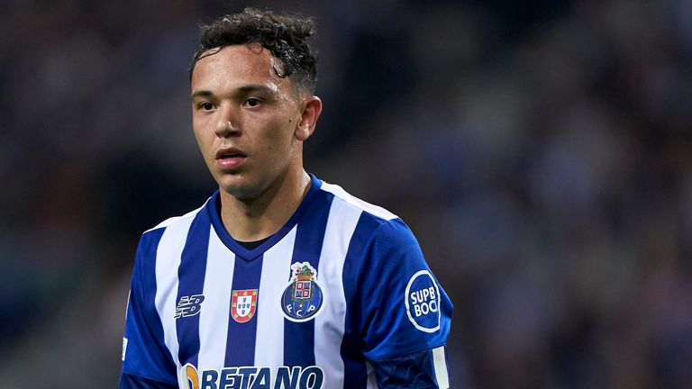 Preview Pepê Alcança 200 Jogos Pelo FC Porto: “Honrado por Estar Perto Destas Lendas”